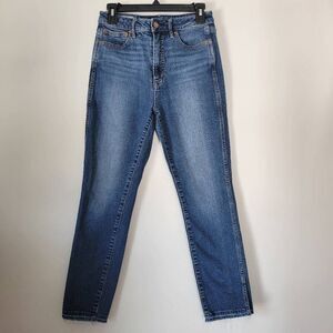 GAP Vintage Slim Sky High Rise Straight Jeans Women’s 28R Raw Hem